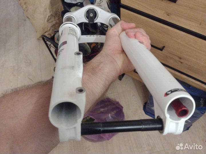 Велосипедная вилка 27.5 Rock Shox Reba