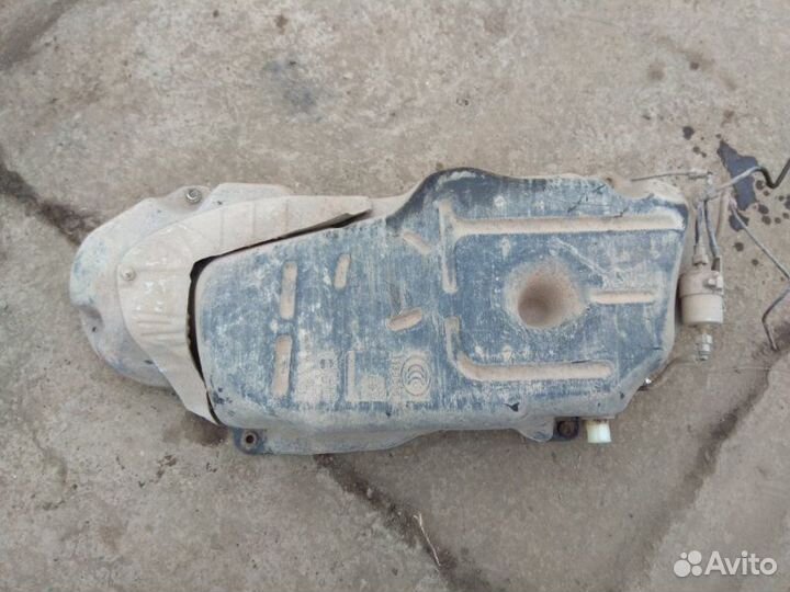 Бак топливный (бензобак) Geely Mk 2008-2015
