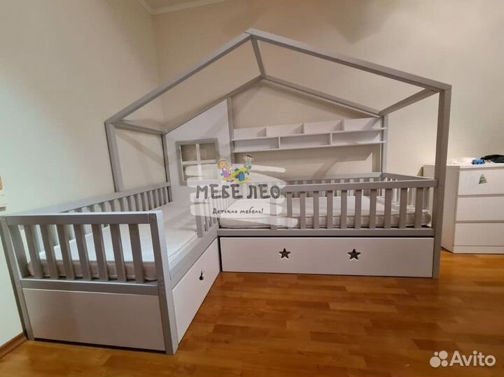 Кровать домик для троих детей