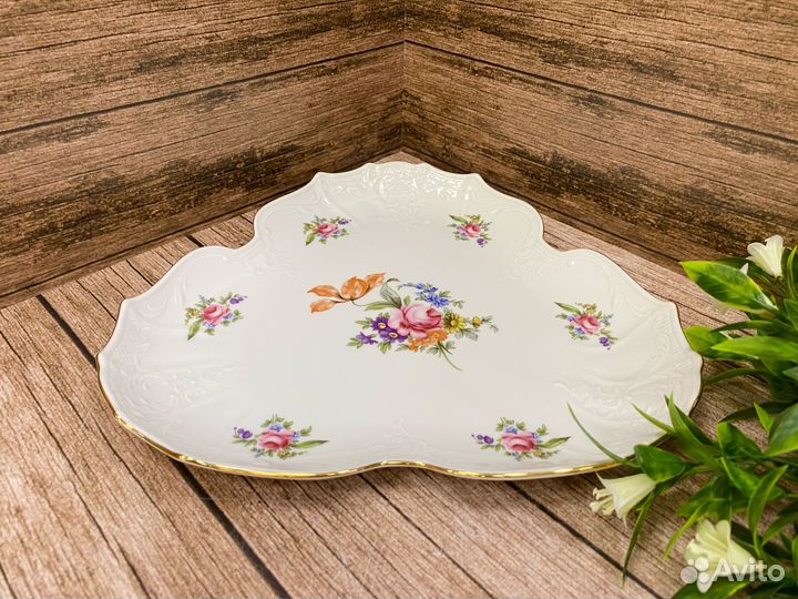 Поднос треугольный 