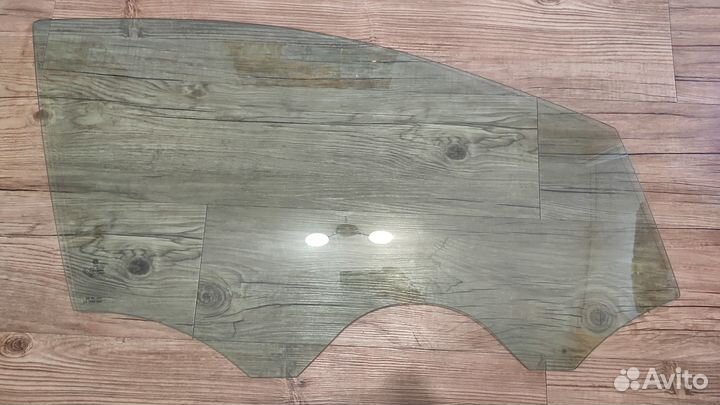 Стекло прав перед Volkswagen Polo 6R0 845 202A