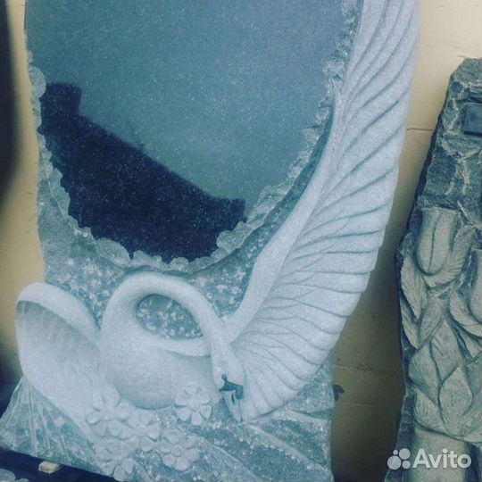 Памятники из камня