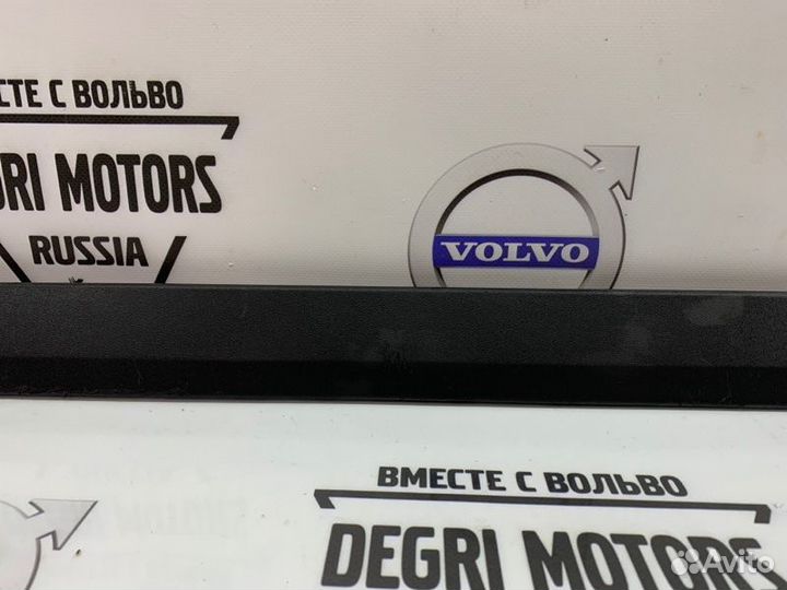 Молдинг двери передней правой нижний Volvo XC90