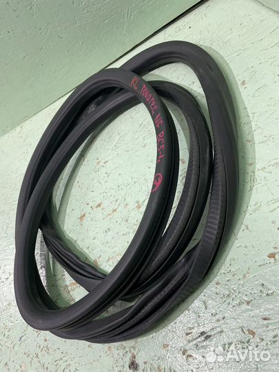 Уплотнитель задней левой двери Touareg NF