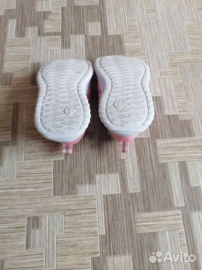 Кроссовки для девочки