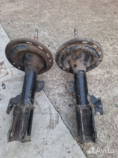 Стойки амортизаторов тойота камри 30, передние