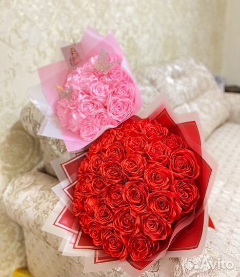 Букет из атласных лент роз