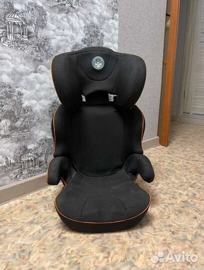 Автомобильное кресло