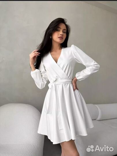 Женское белое платье 48