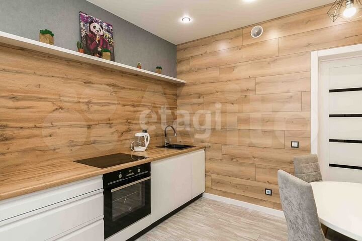 3-к. квартира, 76 м², 1/18 эт.