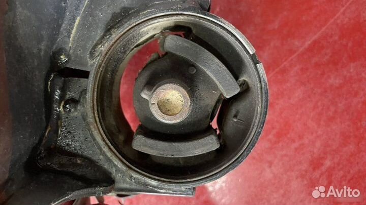 Подушка АКПП Nissan Cefiro A32 2.0 AT 1994—2000