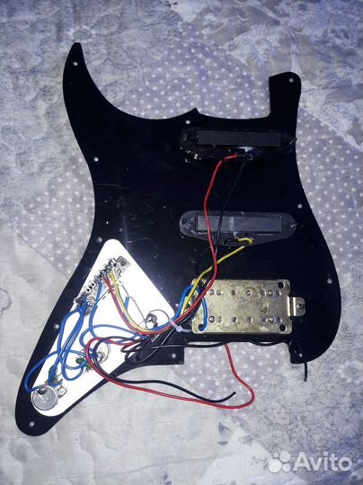 Пикгард с электроникой Stratocaster SSH (в пленке)