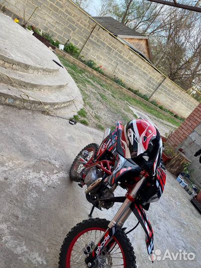 Кроссовый мотоцикл