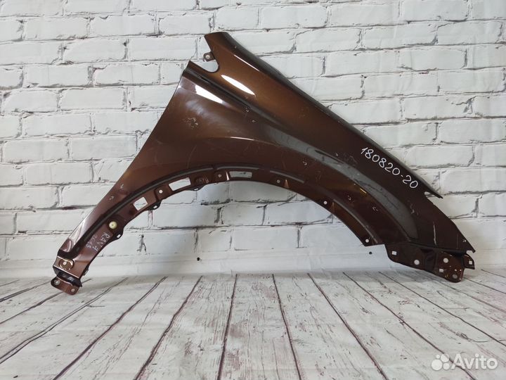 Крыло переднее правое от tayota rav4 xa40