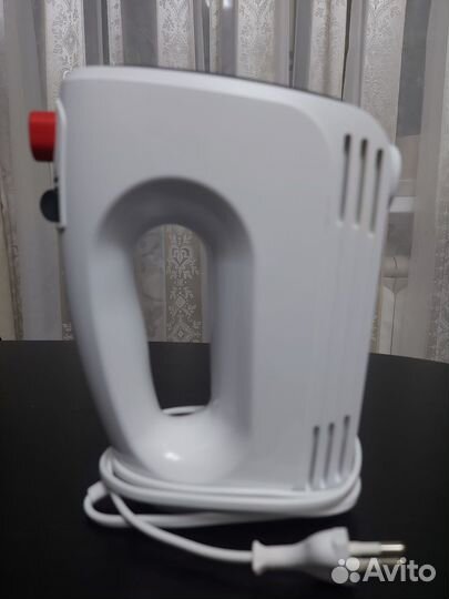 Миксер Bosch MFQ22100, 4 скорости, 2 насадки