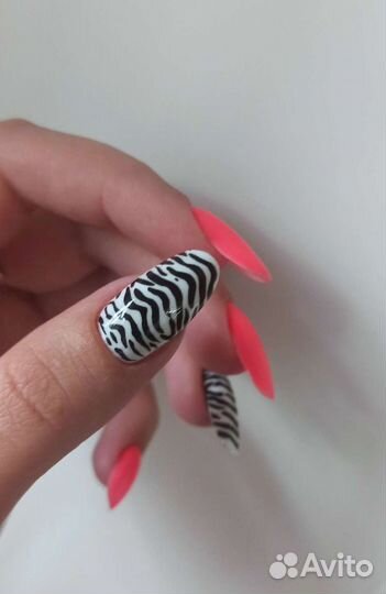 Маникюр с покрытием, педикюр, наращивание Адлер