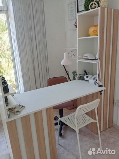 Маникюрный стол