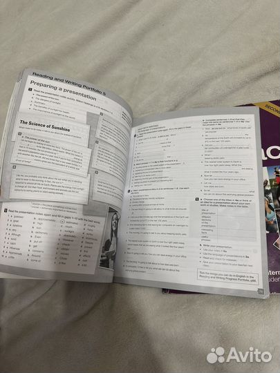 Учбеник и тетрадь Face2Face b2