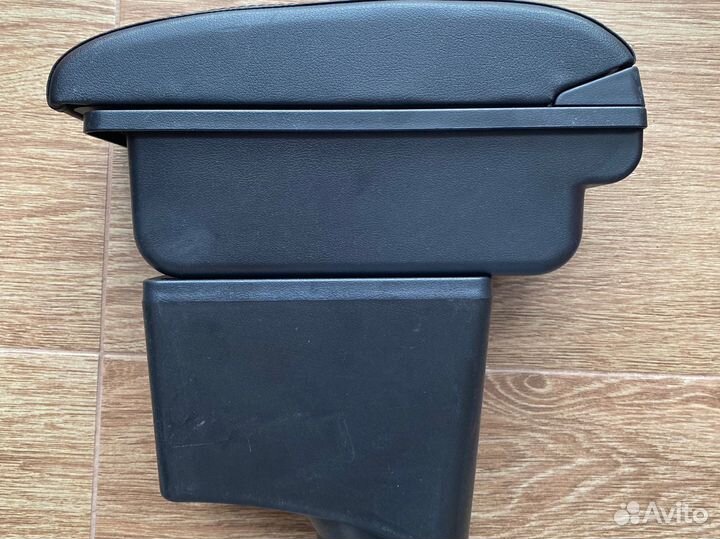 Подлокотник для Renault Sandero