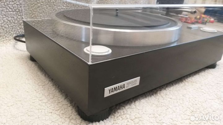 Виниловый проигрыватель Yamaha GT-1000