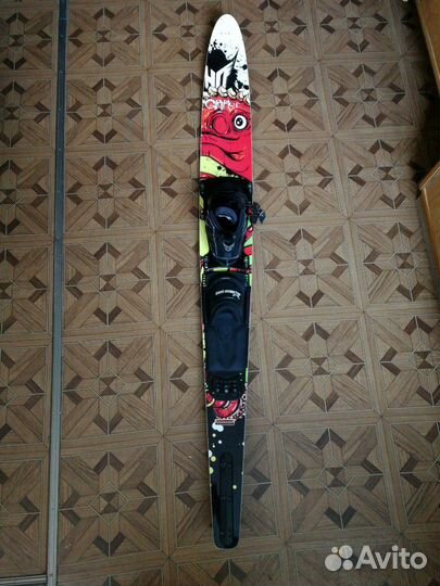 Слаломная водная лыжа