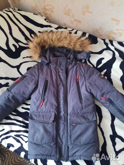 Пуховик на мальчика 140