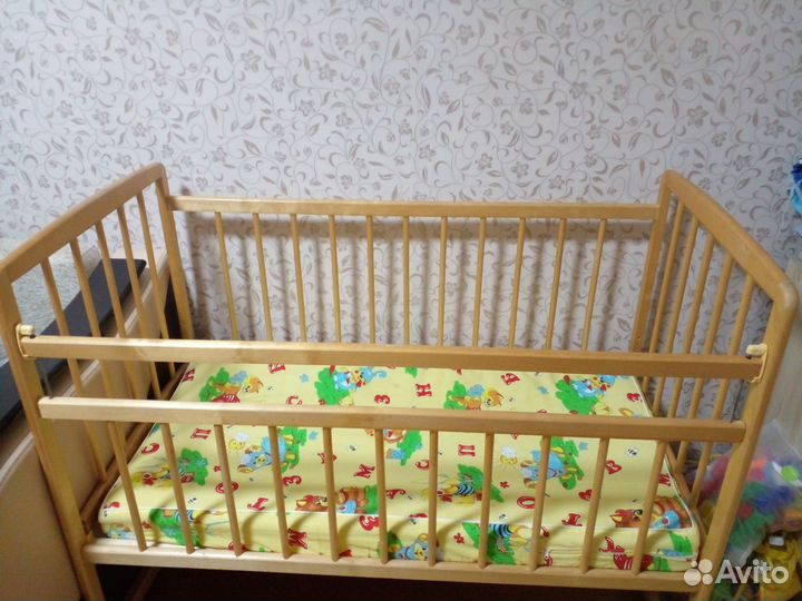Детская кроватка
