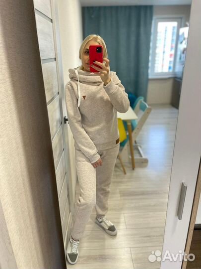 Спортивный костюм женский