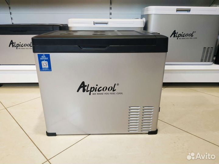 Автохолодильник компрессорный 50 л Alpicool C50