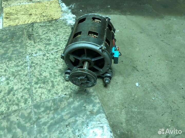 Электродвигатель от машинки Ардо