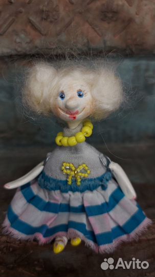 Маленькая куколка