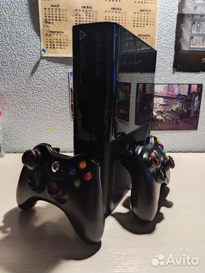 Xbox 360 elite Freeboot, 2 джойстика, 80+ игр