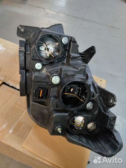 Фара передняя правая Ssang Yong Actyon 2013