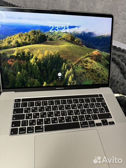 Ноутбук Apple MacBook Pro 16 Late 2019