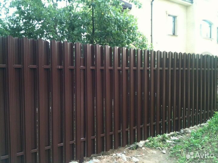 Забор из штакетника
