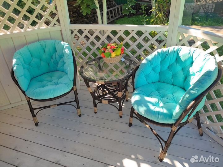 Садовый комплект мебели из полиротанга на дачу