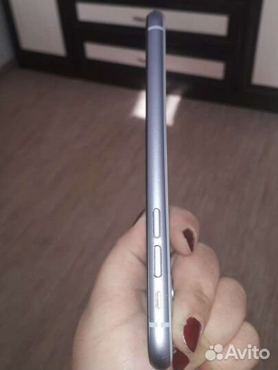 Телефон iPhone 11 64