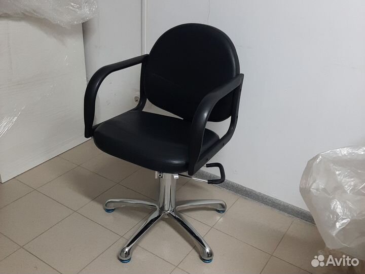 Парикмахерское кресло на гидравлике с пятилучьем