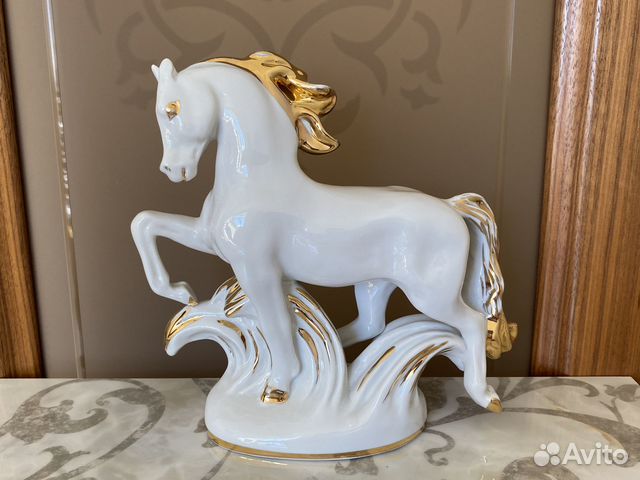 Винтажная фарфоровая статуэтка Конь Огонь лфз СССР