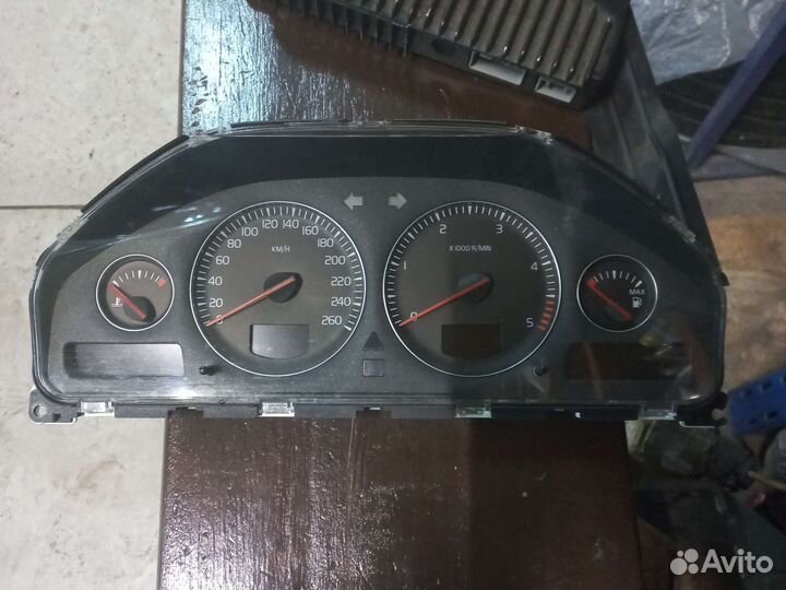Панель приборов на Volvo S60, V70 diesel