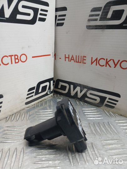 Датчик массового расхода воздуха Toyota Corolla
