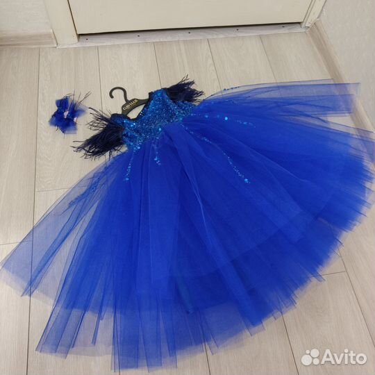 Шикарное платье для девочки 4-5лет