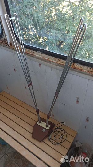 Антенна телевизионная комнатная