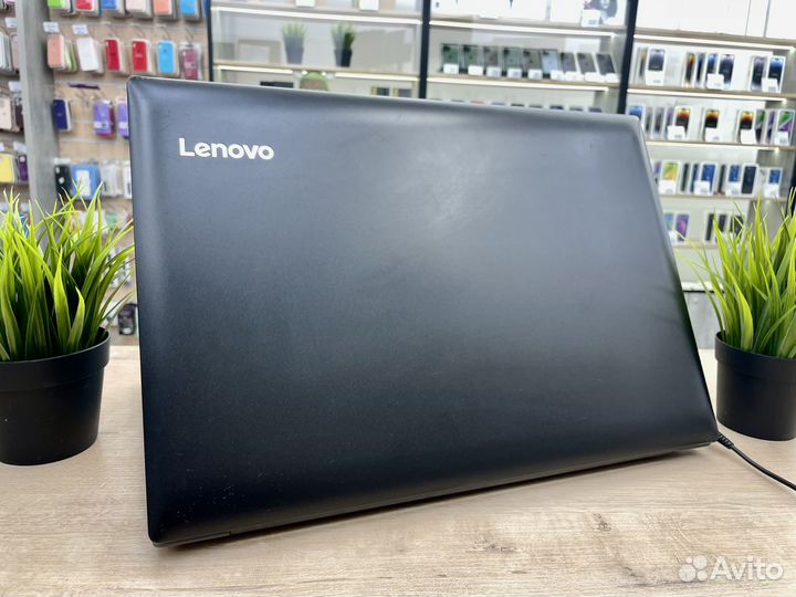 Большой ноутбук Lenovo для офиса