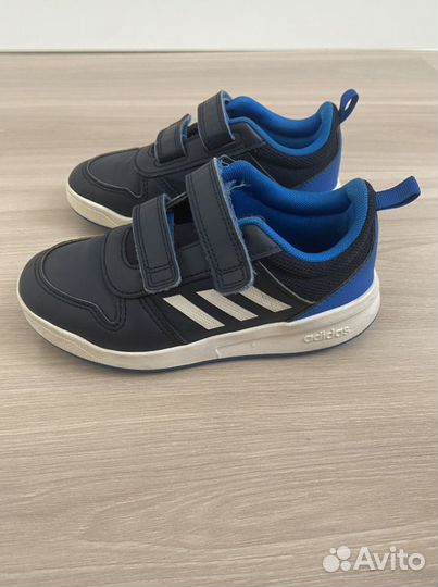 Кроссовки adidas 30р