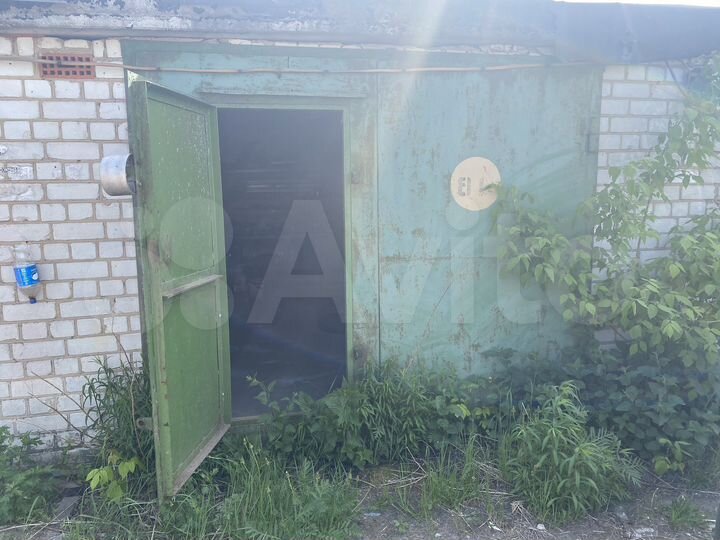 Гараж, > 30 м²