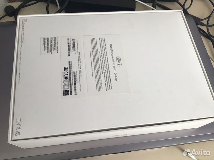 Apple iPad 7 10.2” 128GB Wi-Fi + LTE