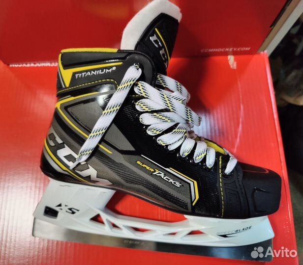 Коньки для хоккея с мячом CCM titanium 3 бенди