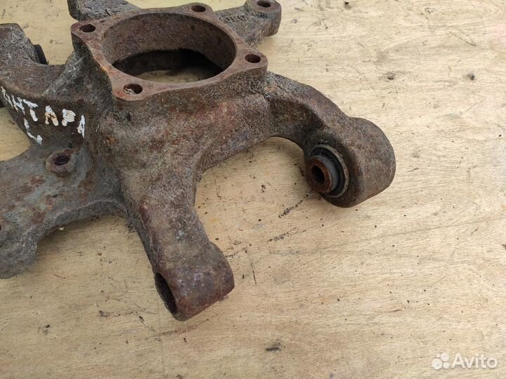 Кулак задний левый на Opel Antara Captiva