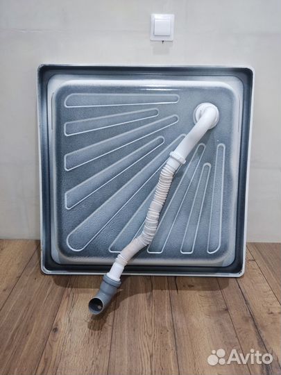 Душевой поддон 80х80